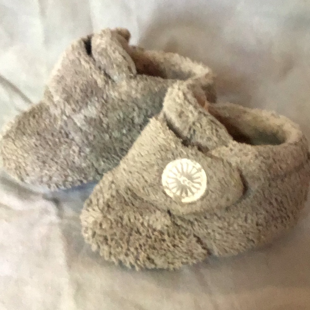 Ugg bixbee booties sz 2/3